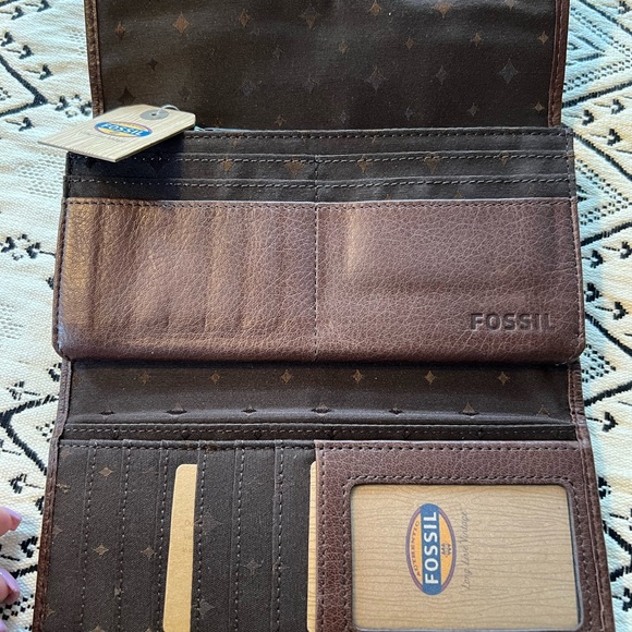 FOSSIL FULL SIZE NEW Wallet - Picture 2 of 6